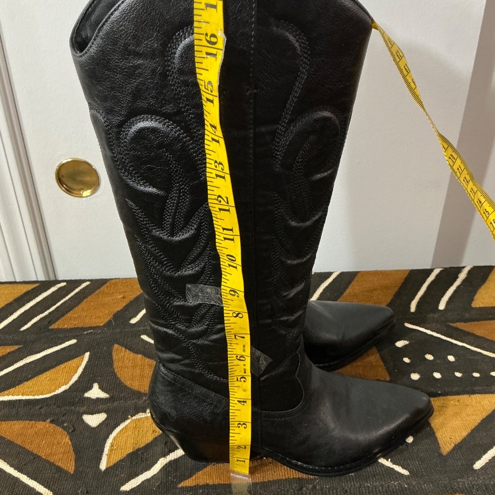 Boots - Picture 5 of 8